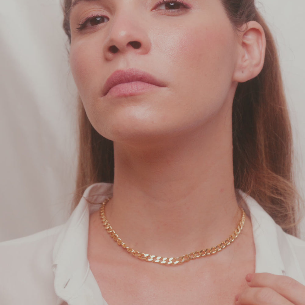 
                      
                        Load and play video in Gallery viewer, Dayana, 18k high quality Gold Filled Necklace, Hand made in Brazil
                      
                    