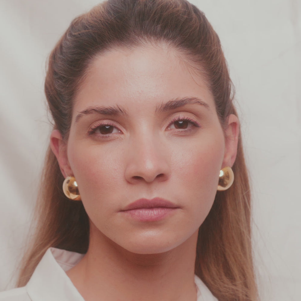
                      
                        Load and play video in Gallery viewer, Maracana, 18k high quality Gold Filled Earrings, Hand made in Brazil
                      
                    