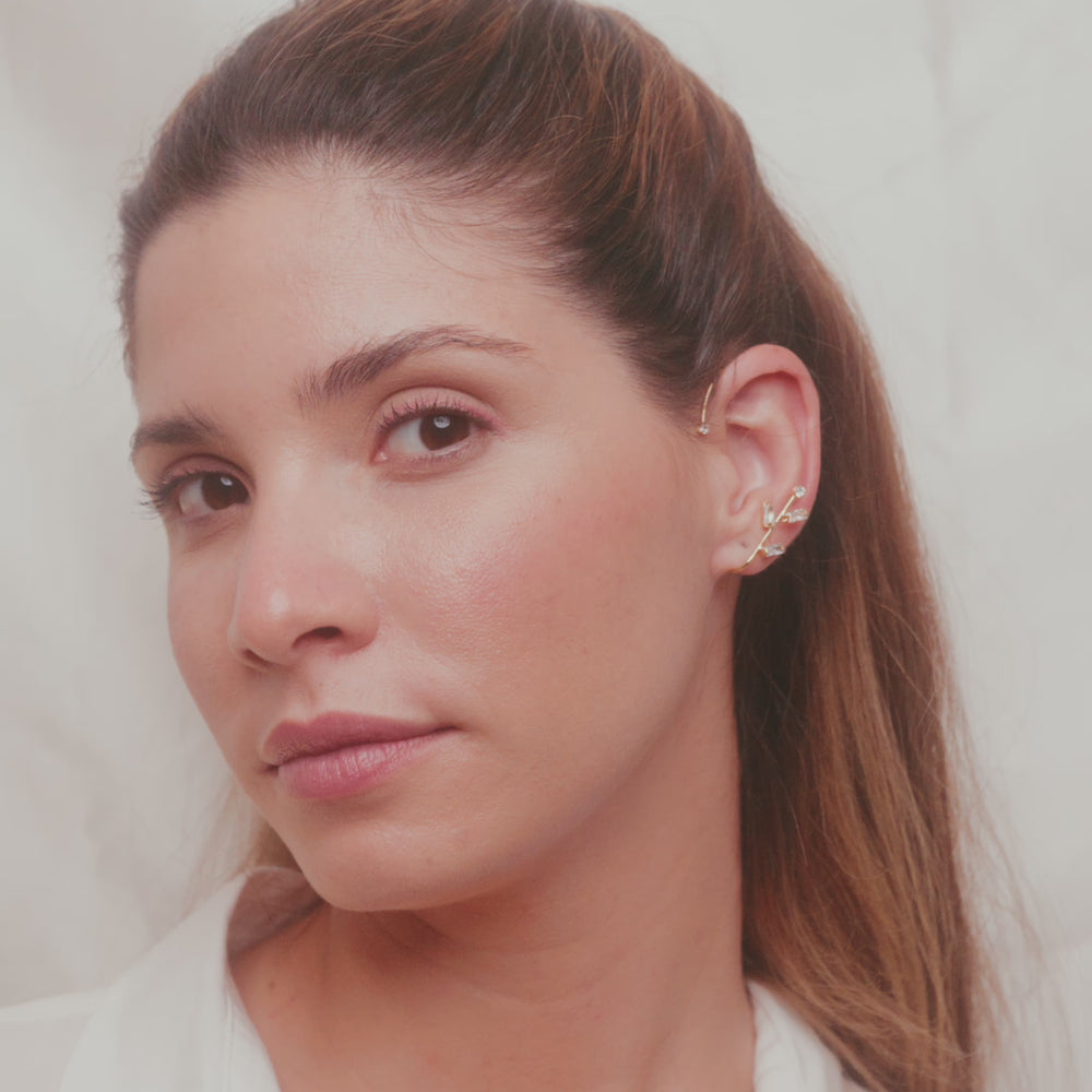 
                      
                        Load and play video in Gallery viewer, Atenea, 18k high quality Gold Filled Earrings, Hand made in Brazil
                      
                    