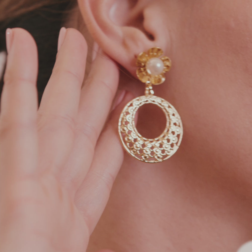
                      
                        Load and play video in Gallery viewer, flor Set, 18k Gold FIlled set, Handmade in Brasil
                      
                    