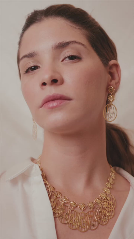 
                      
                        Load and play video in Gallery viewer, Victoria, 18k Gold FIlled set, Handmade in Brasil
                      
                    