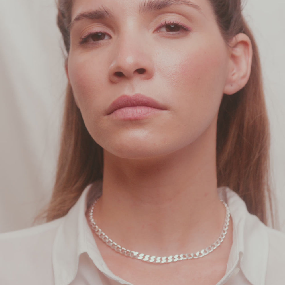 
                      
                        Load and play video in Gallery viewer, Rita, 18k high quality Gold Filled Necklace, Hand made in Brazil
                      
                    