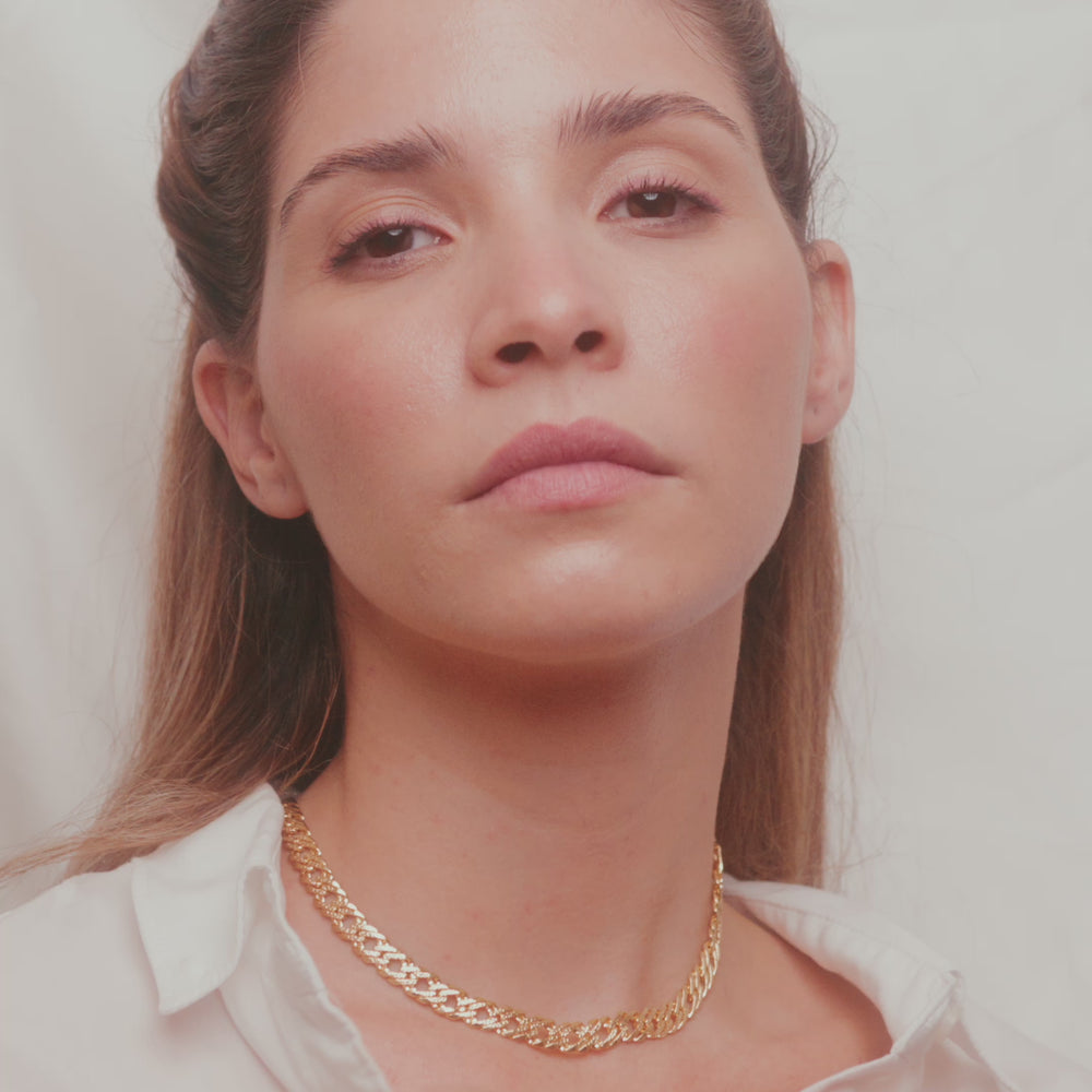 
                      
                        Load and play video in Gallery viewer, April, 18k high quality Gold Filled Necklace, Hand made in Brazil
                      
                    