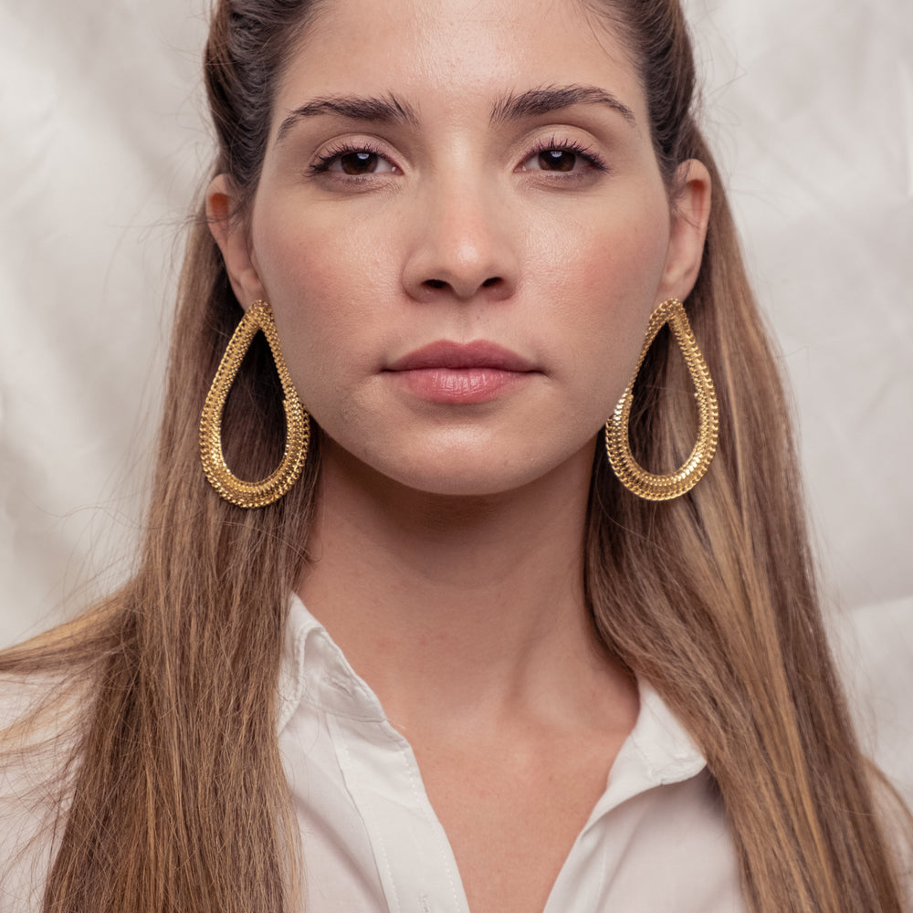 
                      
                        Isla, 18k high quality Gold Filled Earrings, Hand made in Brazil
                      
                    