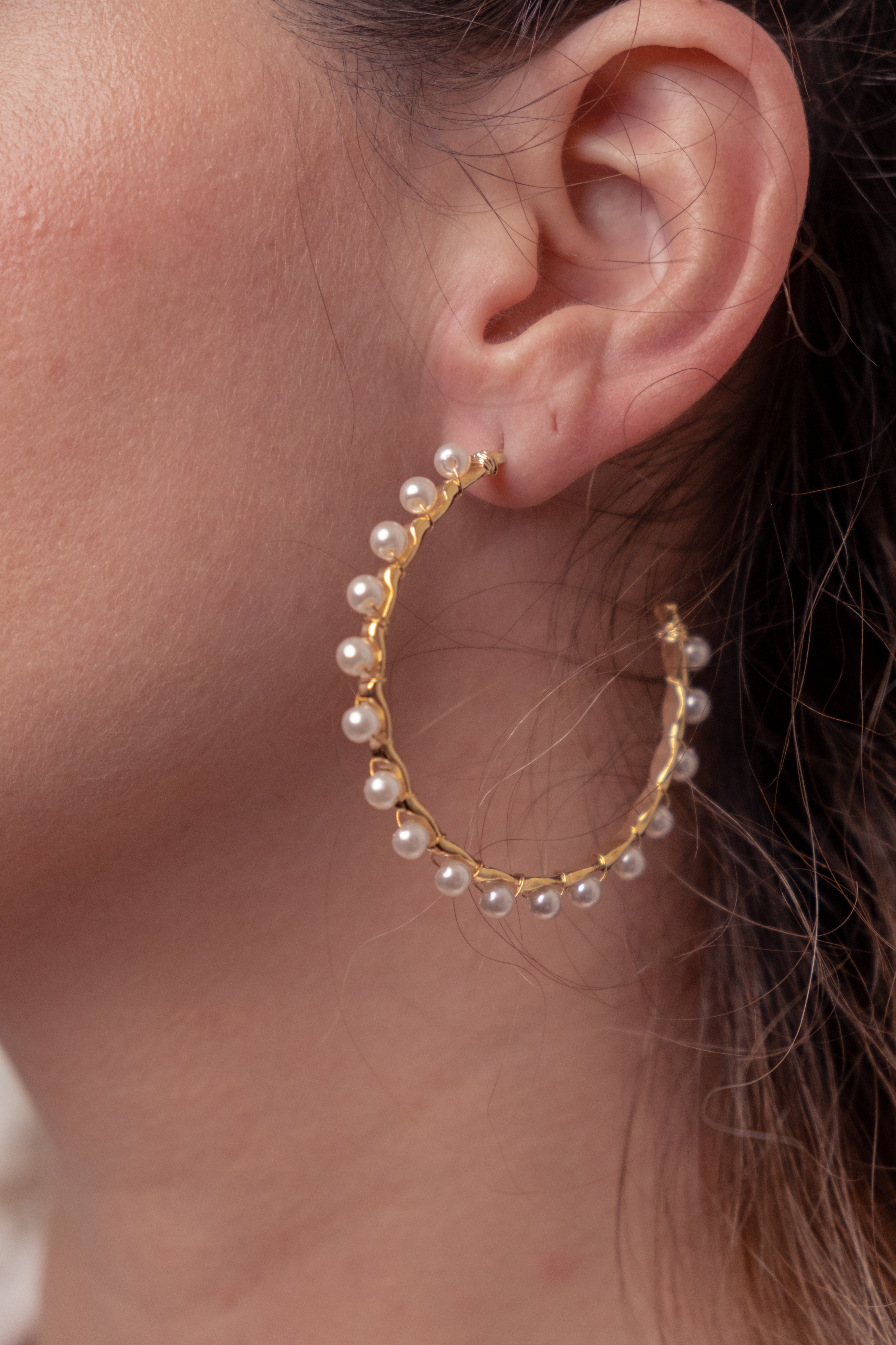 Perlas Hook 18K Gold Filled Earrings with Genuine Pearls (Handmade in Brazil)