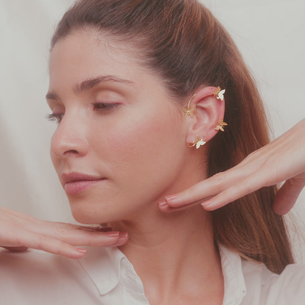 
                      
                        Load and play video in Gallery viewer, Venus, 18k high quality Gold Filled Earrings, Hand made in Brazil
                      
                    
